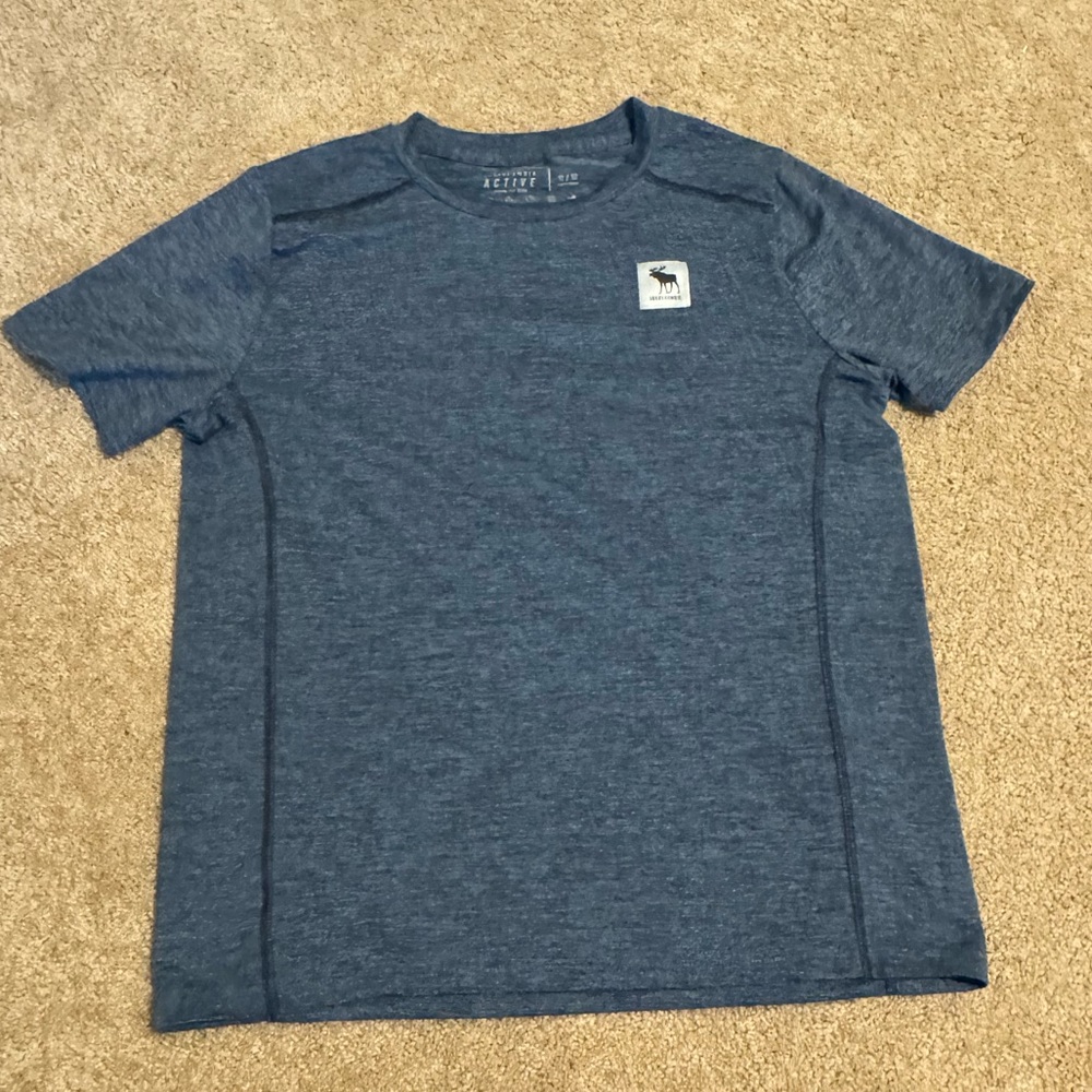 Like new! Abercrombie kids active tee 11/12